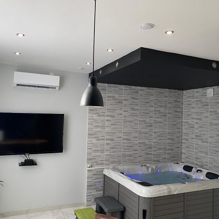 Appartement Spa Gingko, N1 Valenciennes, Wifi, Netflix Aulnoy-lez-Valenciennes ภายนอก รูปภาพ